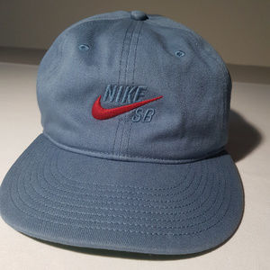 Nike SB blue Hat in excellent condition